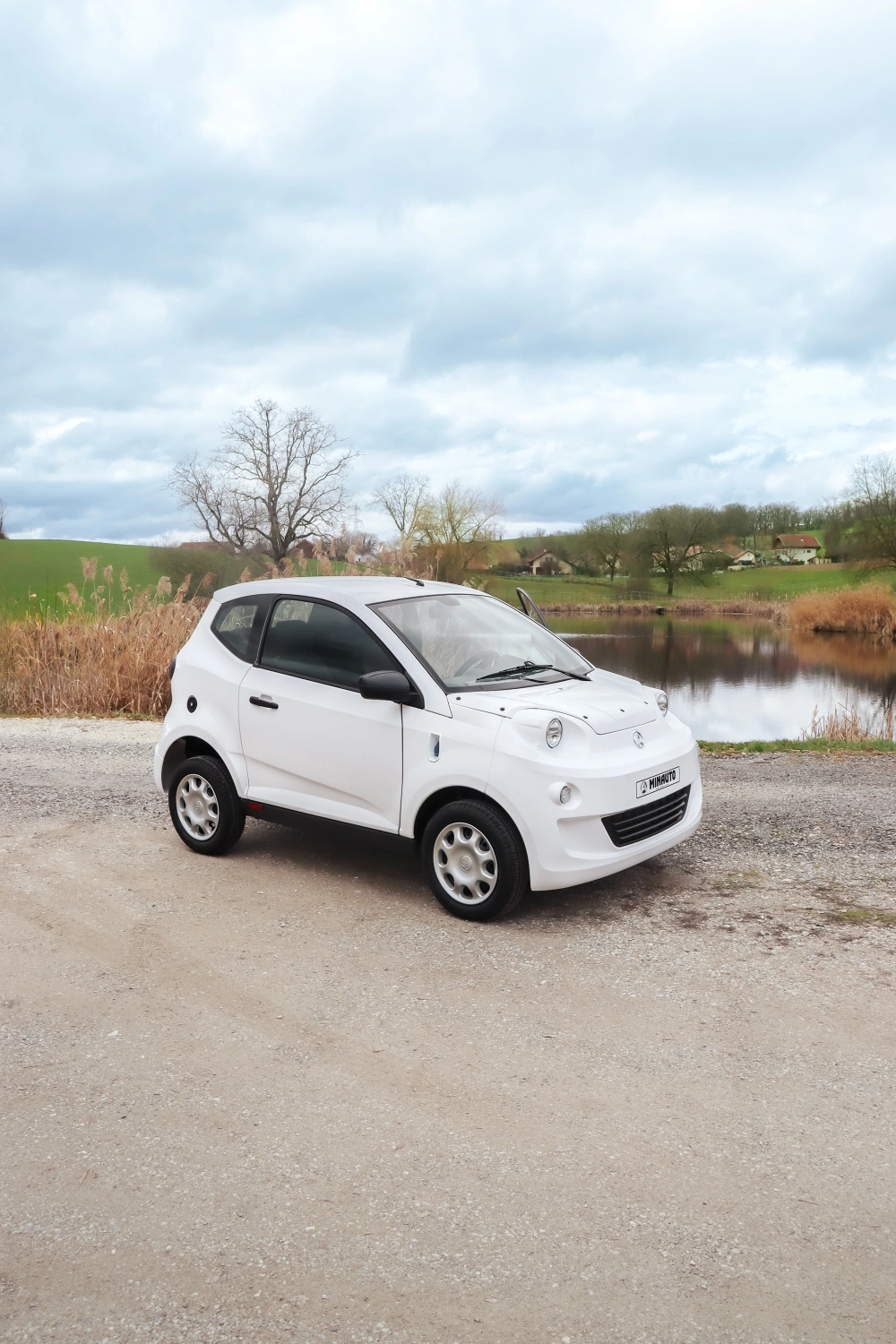 FEDEZZE FEL AZ UJ eMINAUTOT