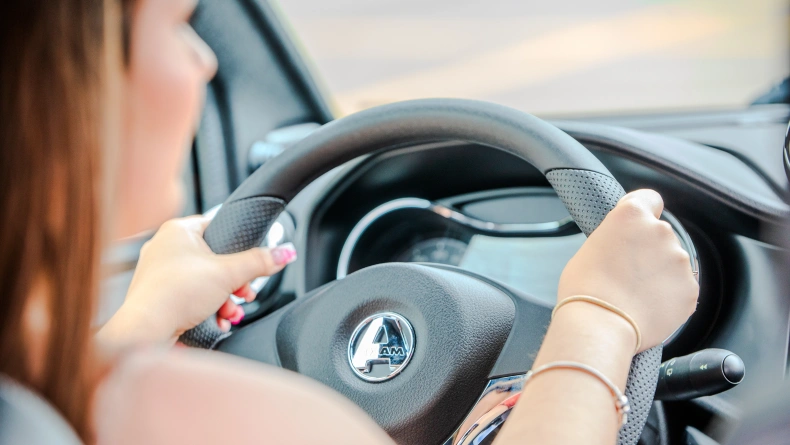 Aixam mopedaut&oacute;k Coup&eacute; CUTSPO_DETZ_BLC_JPG.jpg