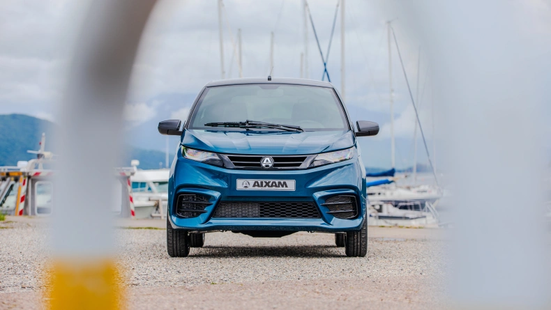 Aixam mopedaut&oacute;k Coup&eacute; aa Photo 2.jpg