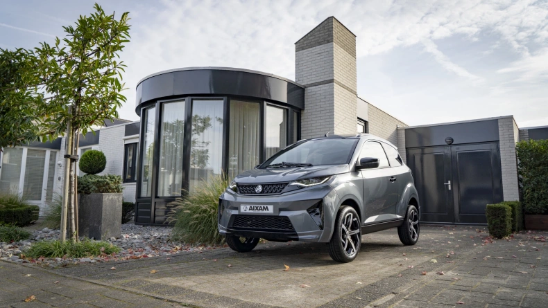 Aixam mopedaut&oacute;k e Crossover 1.jpg