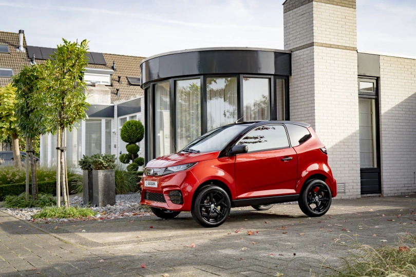 Aixam mopedaut&oacute;k City 34AV_RED_ECITSPO_PNG (2).jpg